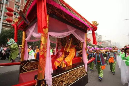 全重庆人的狂欢 丰都庙会来了 花车巡游 万人牛肉宴 热闹惨了