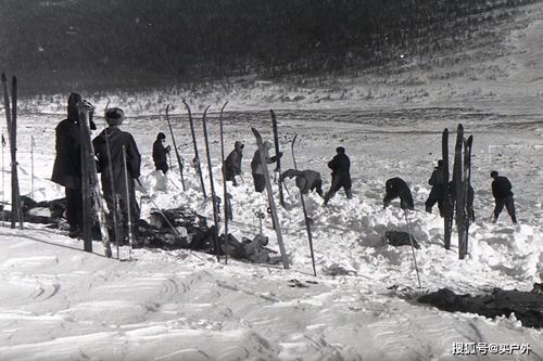 离奇山难 迪亚特洛夫事件 9名登山者惨死,61年后真相大白