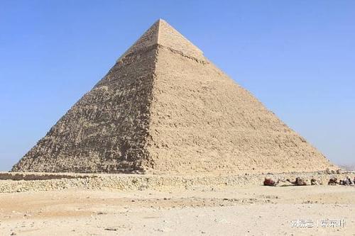 金字塔灵异事件 200多人离奇的摔死是怎么回事