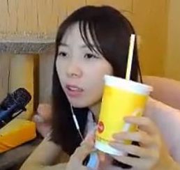 小楼天天直播吃东西却长不胖的原因究竟是呢 