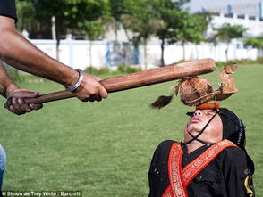 他邀请人用重锤猛击胯部,这是太监的节奏吗?谁是印度最强壮的人
