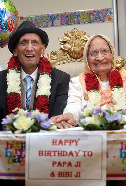 世界最长寿夫妇 厮守近90年 年龄相加211岁 