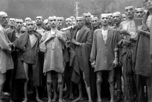 纳粹军官和犹太女囚相爱,身处炼狱般的集中营,但仍然心向着天堂