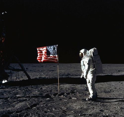 NASA计划登月前夕,却被质疑登月造假,美国当年真登上过月球吗