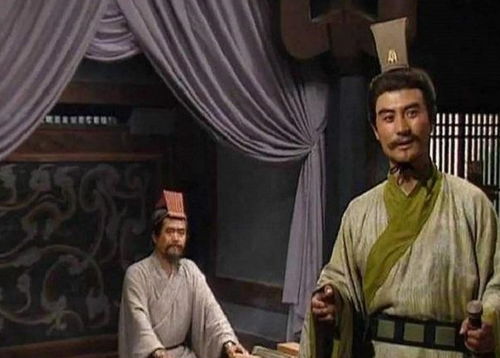 刘备觉得陈登是个人才,陈登也敬佩刘备,为何陈登还叛刘归曹