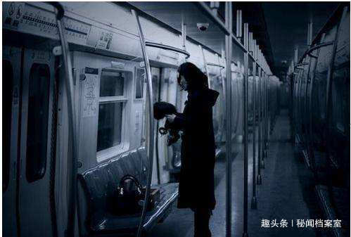 2003日本地铁诡异事件 神秘儿童穿50年前服装 消失后留下糖果
