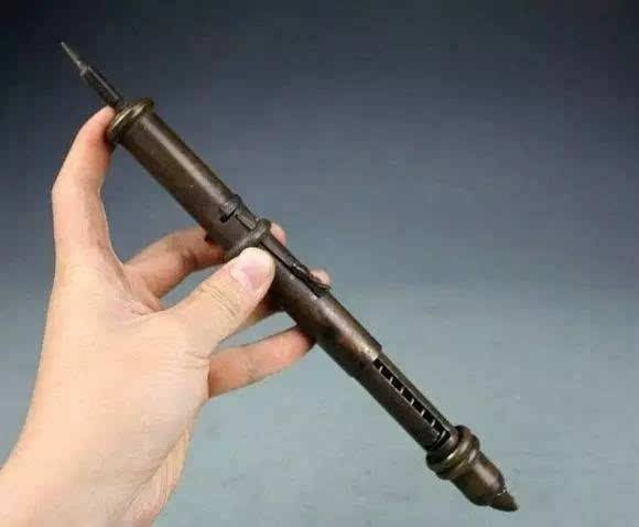 冷兵器排行榜中,另类的存在,30步内百发百中,近身攻击的克星 袖箭 