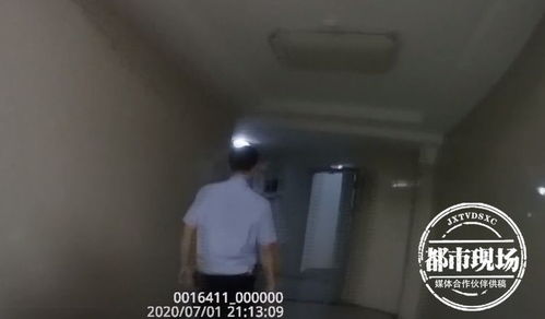 做这种直播!居民称邻居家中发出让人脸红怪声 民警敲开门后直接动手(居民房可以直播吗)