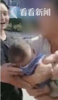 浙江一夫妇吵架,故意躺到马路中间,致使来往车辆避让不及将当事(有对夫妇天天吵架)