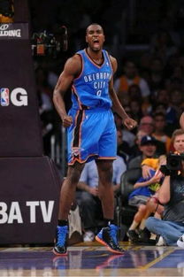 伊巴卡28厘米紧身裤照片曝光！都说伊巴卡有28那么长(nba伊巴卡28厘米)