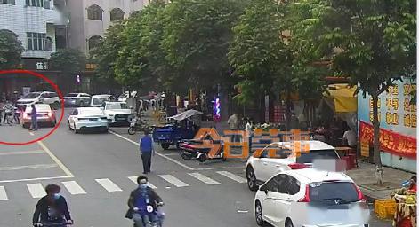 男子送妻子上班后突然停车 冲出车门后恐怖一幕发生！(男子送妻子上班后跳)