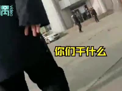 山东记者医院采访受伤(记者采访唐山医院)