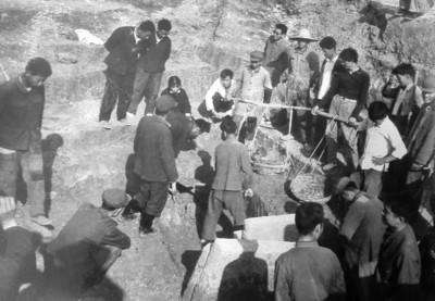 包公墓发掘经历者谈遗骨之谜:藏在床下几年