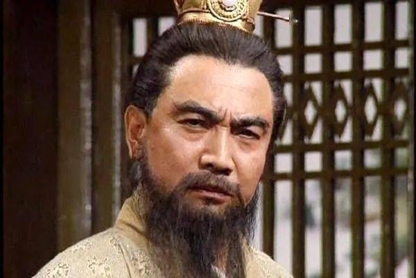 汉献帝与曹操:曹操挟天子以令诸侯真君子乎?(曹操之女嫁给汉献帝)