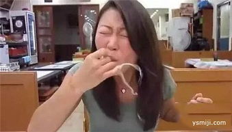 女子生吃鱿鱼,竟导致嘴巴“意外怀孕”(女子生吃鱿鱼口腔受孕)
