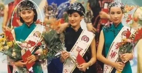 美国亿万富豪女儿演唱中文歌 网友感叹：这水平简直开挂了(亿万富豪的女儿剧情)