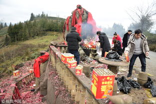 石头被当“神灵”祭拜 数十年香火不断（图）(原神灵矩关4个石头)