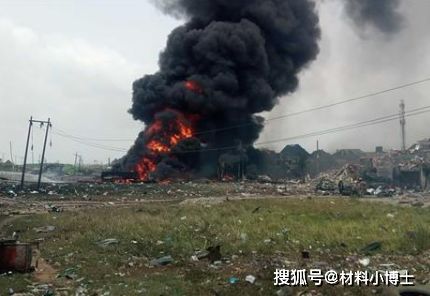 尼日利亚南部石油管道泄漏爆炸,至少50人失踪(尼日利亚南部濒临)