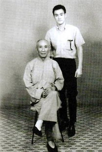 历史上真实的叶问什么样?叶问活了多少岁 叶问李小龙师徒合影(历史上真实的叶问)