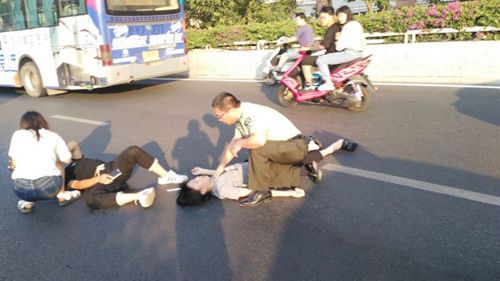 女性在车祸昏迷期间生孩子 世界充满了奇迹(患者女性14岁因车祸昏迷一周)