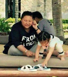 一个90斤的男人娶了一个544斤的妻子,一个巨胖的女人和一个(男人体重不到90斤)