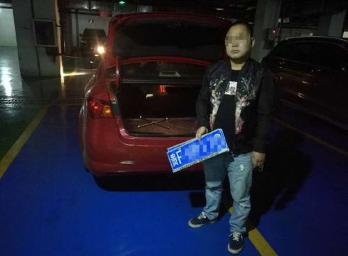 男子直播和警察飙车不停地闯红灯 刚下车就被打死了(男子直播挑衅警察)