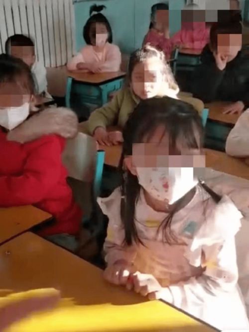 肯尼亚女孩经期弄脏校服,被老师辱骂 被赶出教室后自杀