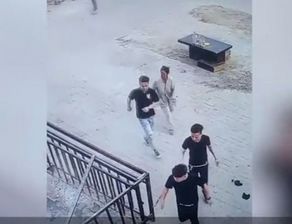 女性烧香时跳进高温香灰池 监控拍摄翻滚挣扎吓人的场景