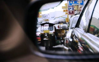 美女柜员暴富买房买车,同事怀疑 偷拍视频录制令人发指的场景