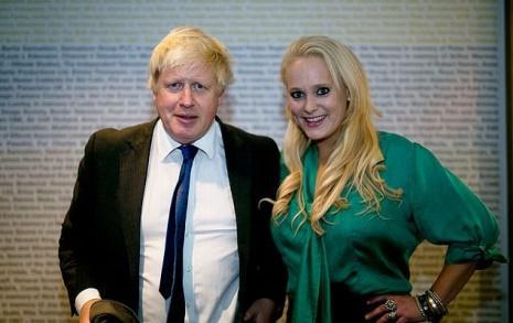 英国首相约翰逊卷入丑闻:被指用公共资金帮助美国女商人获利(约翰逊之前的英国首相)