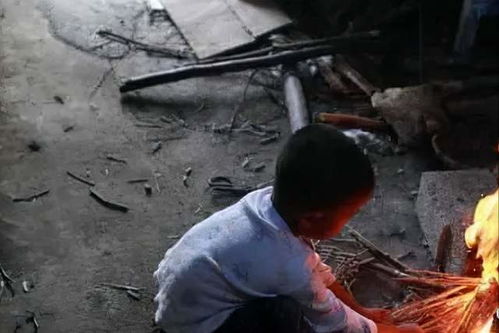 男孩患艾滋 父母把它锁死了