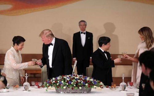 安倍晋为德仁天皇和雅子皇后举行宴会,多国政要出席(安倍德仁天皇即位上的讲话)