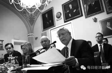 美国众议院荒唐的一幕 共和党议员闯入民主党领导的秘密听证会(美国众议院通过)