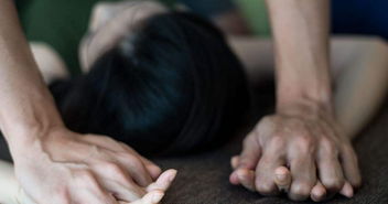 男子向女友头开枪 并将其性侵躏尸体 拉斯维加斯发生了一起残酷(外国男子开枪爆自己头)