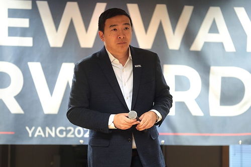 杨安泽退选美国总统:我擅长数学,数字告诉我赢不了(杨安泽在美国他的资产有多少)