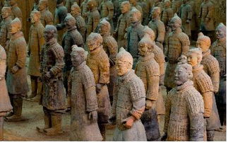 秦始皇为何要在陵园外修建如此宏大的兵马俑坑?(为何说秦始皇还活着)