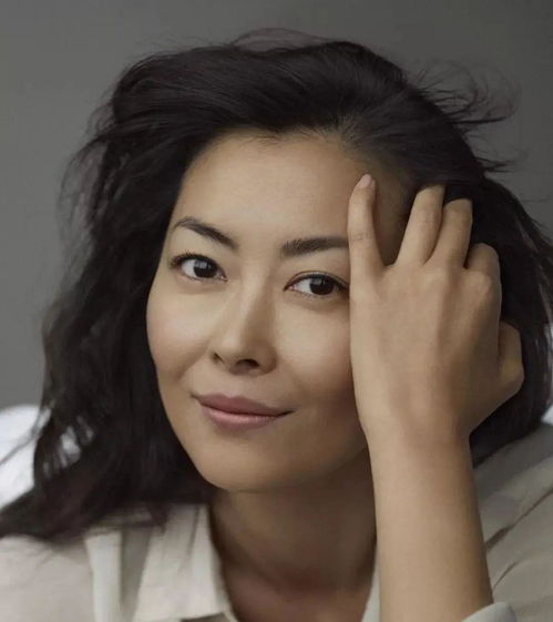 中山美穗曾出演过《情书》、《两千年的》,饰演恶女高中真由子