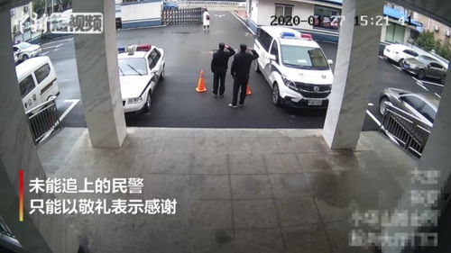 小伙子到派出所扔了500个口罩 匆匆离开,说了一句话