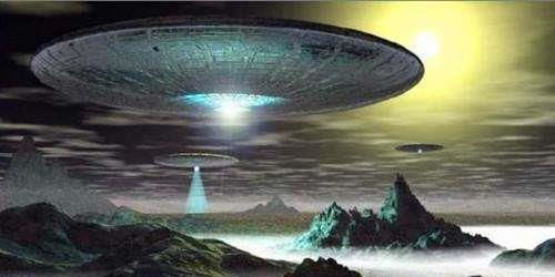 三星堆出土的许多奇怪的青铜面具(三星堆出土文物介绍)