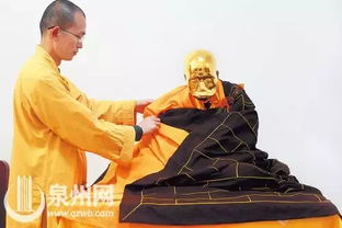 老和尚坐缸3年肉身不腐 开缸塑金身（图）(海贤老和尚坐缸视频)