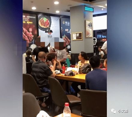 她进店不消费竟当起＂营业员＂ 原因让人诧异