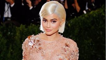 凯莉·詹娜Kylie Jenner送给女儿Stormi Webster的顶级奢侈品(凯莉·詹娜男友分手)
