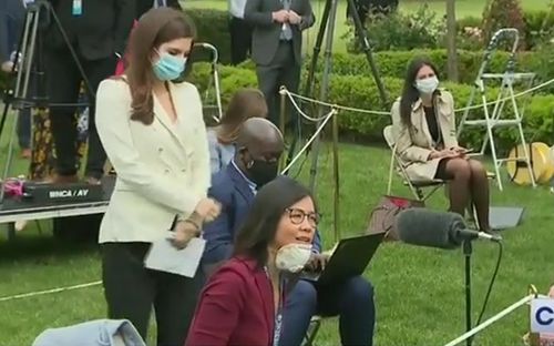 又和记者吵起来失控了！特朗普遭华裔女记者蒋维佳怒怼