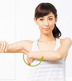 日本女星田中瞳三围惊人被质疑隆胸 一怒之下晒出胸部X光片澄清