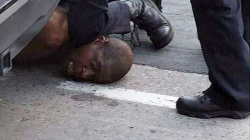 美国警方暴力执法导致黑人死亡引起抗议,亲友痛心回忆:他很友好(美国警方暴力执法事件)