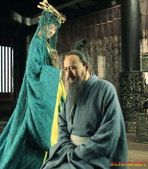 习惯了后宫的美女如云,玉树临风的男人更是进入了皇帝的眼睛