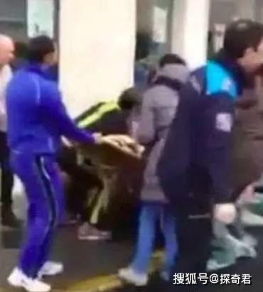 澳大利亚一男子残忍地殴打并杀害了年轻女性网民(澳大利亚男子车祸中文)