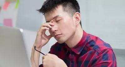 盲人男子被撞后恢复视力