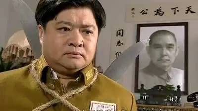他是川军将领范绍增,1894年出身在四川从小就被称为大竹范哈