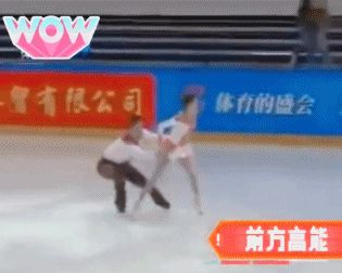 被摔前花滑运动员张丹:曾在2006年都灵冬奥会上并肩作战(美国花滑运动员陈巍)